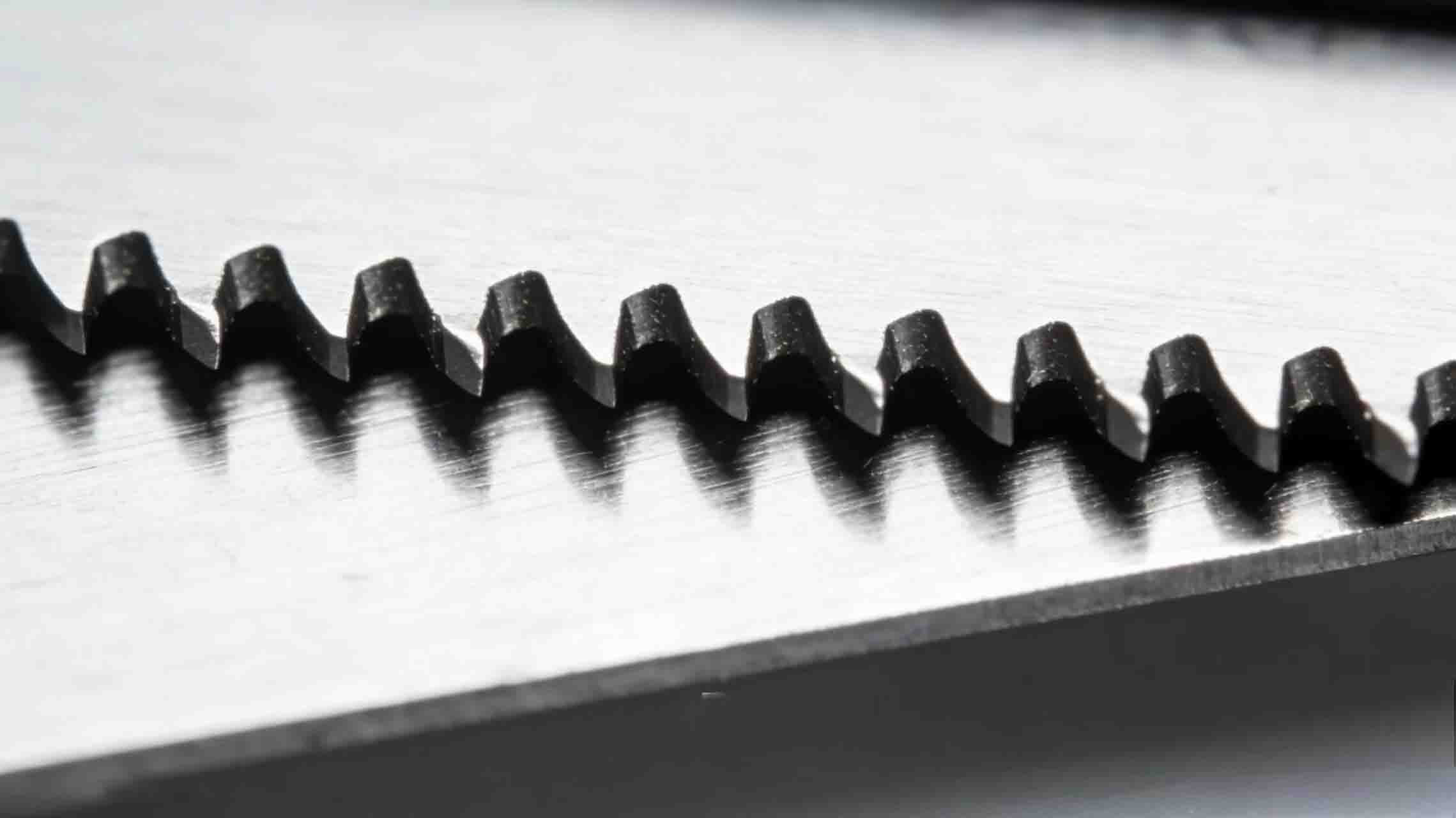 Why the Packaging Industry Prefers Toothed Blade Structures